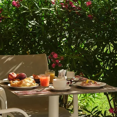 Grand Prix & Restaurant Hotel 3*